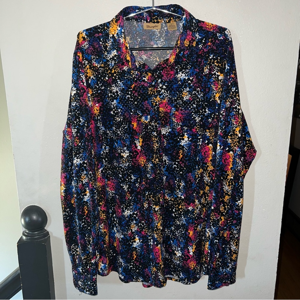 Wrangler Women’s Performance Fit Abstract Multicolor Button-Down Shirt Size L